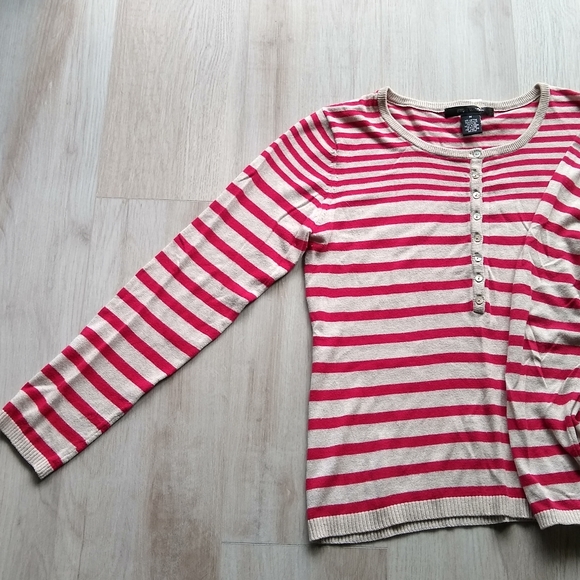89th & Madison Long-Sleeve Knit Top Stripes Red Cream Henley Buttons Medium - Picture 5 of 9